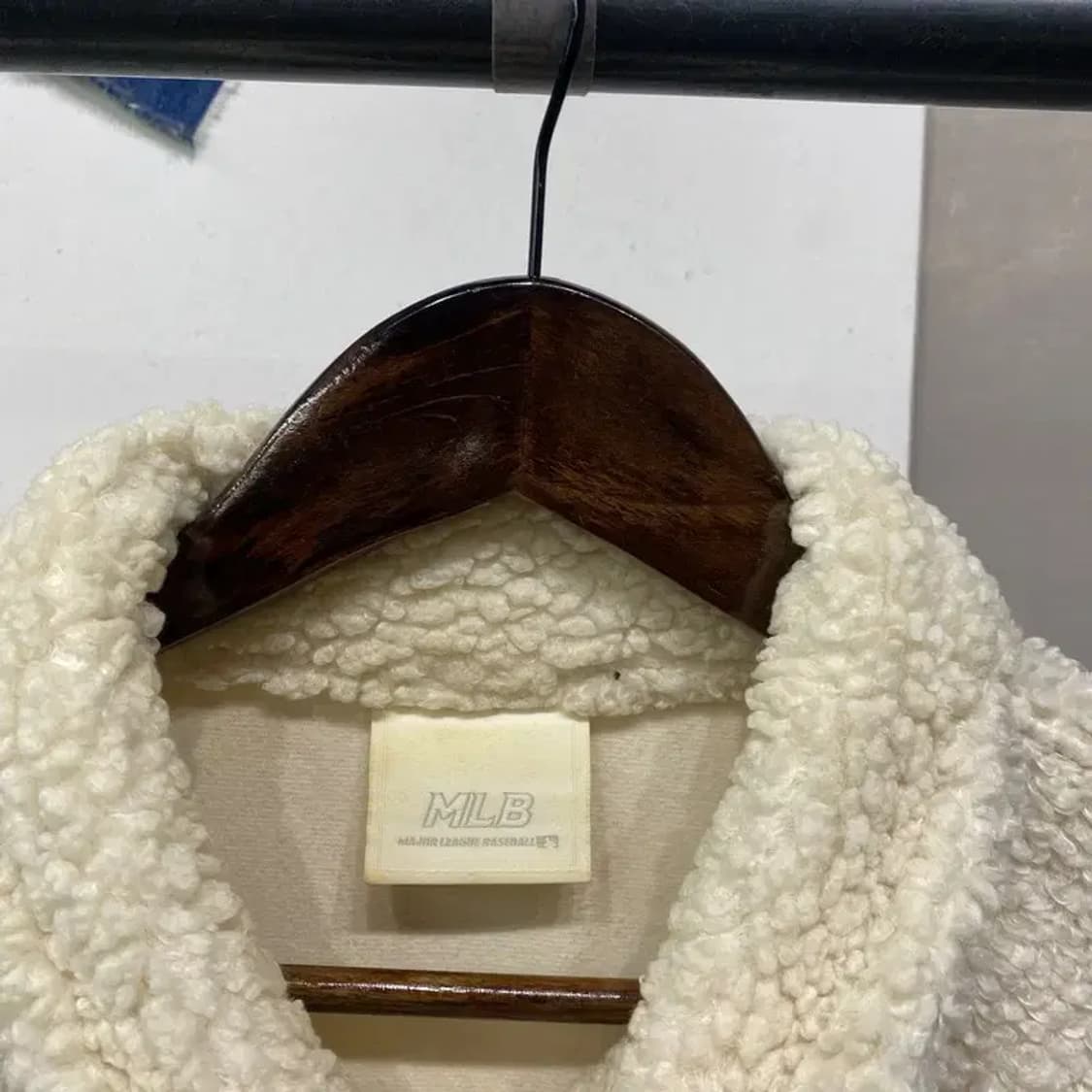 (95) MLB 뉴욕양키스 양털 뽀글이 후리스 반집업 맨투맨 아노락 상품이미지2