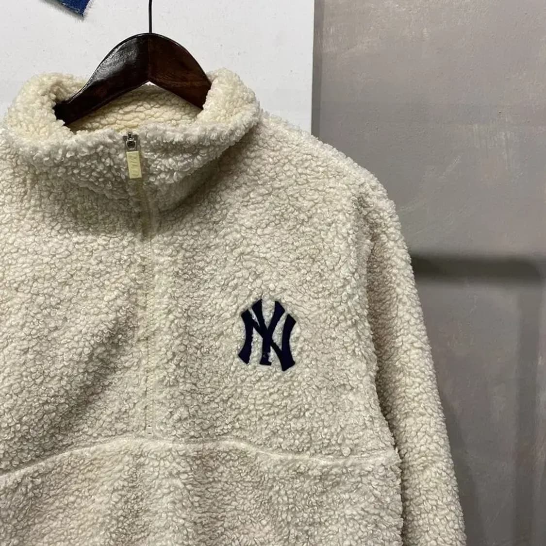 (95) MLB 뉴욕양키스 양털 뽀글이 후리스 반집업 맨투맨 아노락 상품이미지3