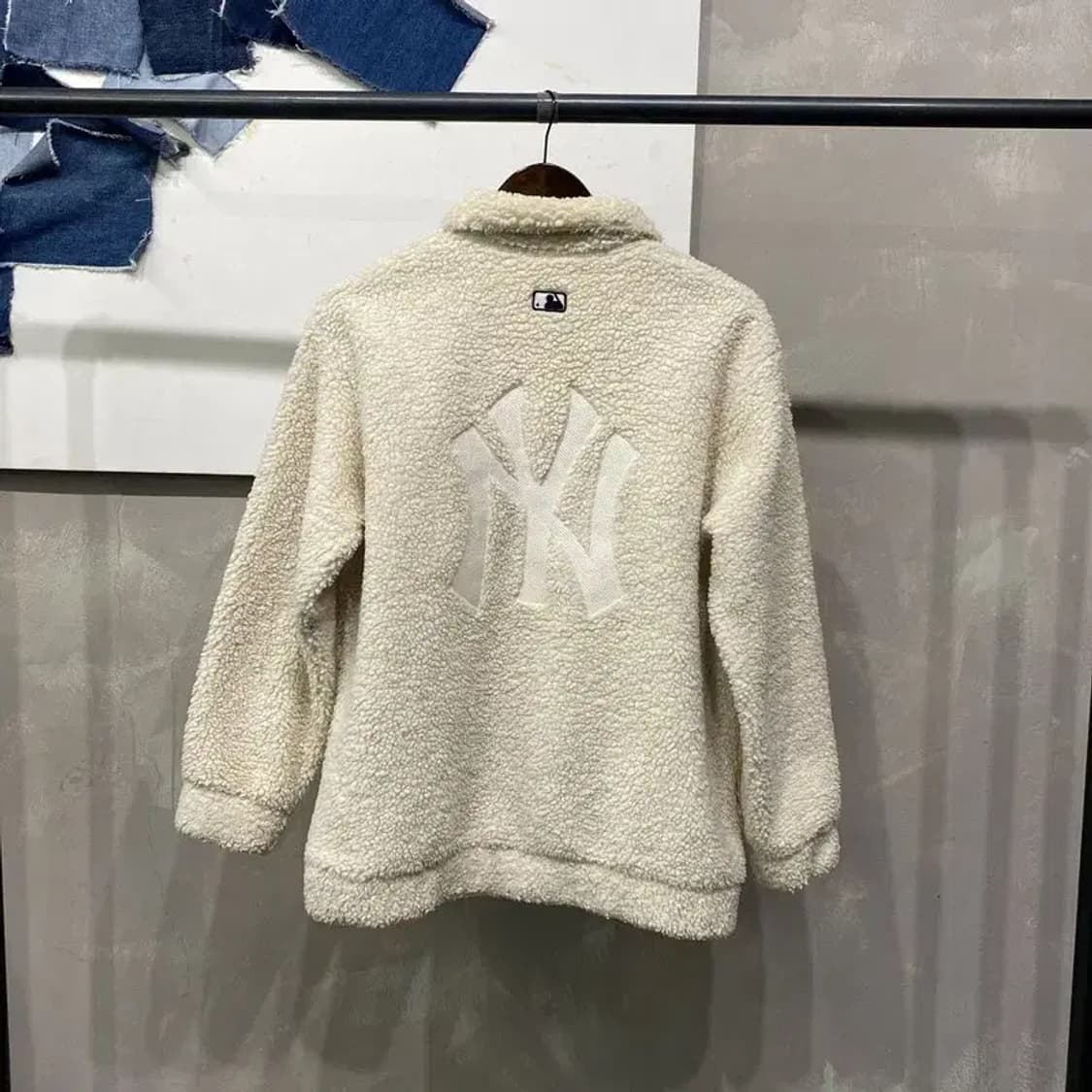 (95) MLB 뉴욕양키스 양털 뽀글이 후리스 반집업 맨투맨 아노락 상품이미지4