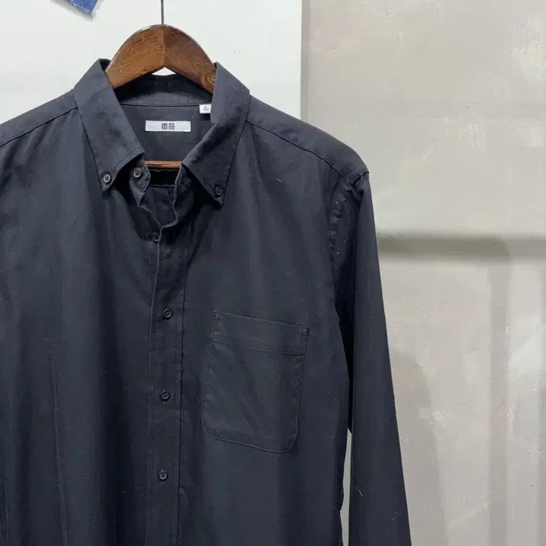 (105) 유니클로 캐주얼 베이직 포켓 블랙 셔츠 남방 상품이미지3