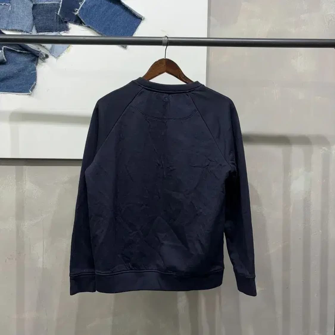 (95) 시리즈에피그램 캐주얼 클래식 네이비 무지 맨투맨 긴팔 티 상품이미지4