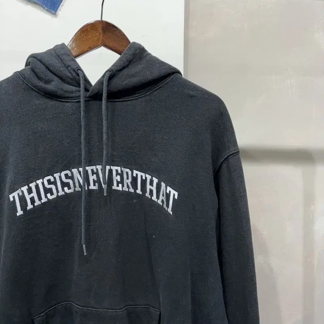 (105) 디스이즈네버댓 스트릿 빅로고 자수 블랙 기모 후드티 상품이미지3
