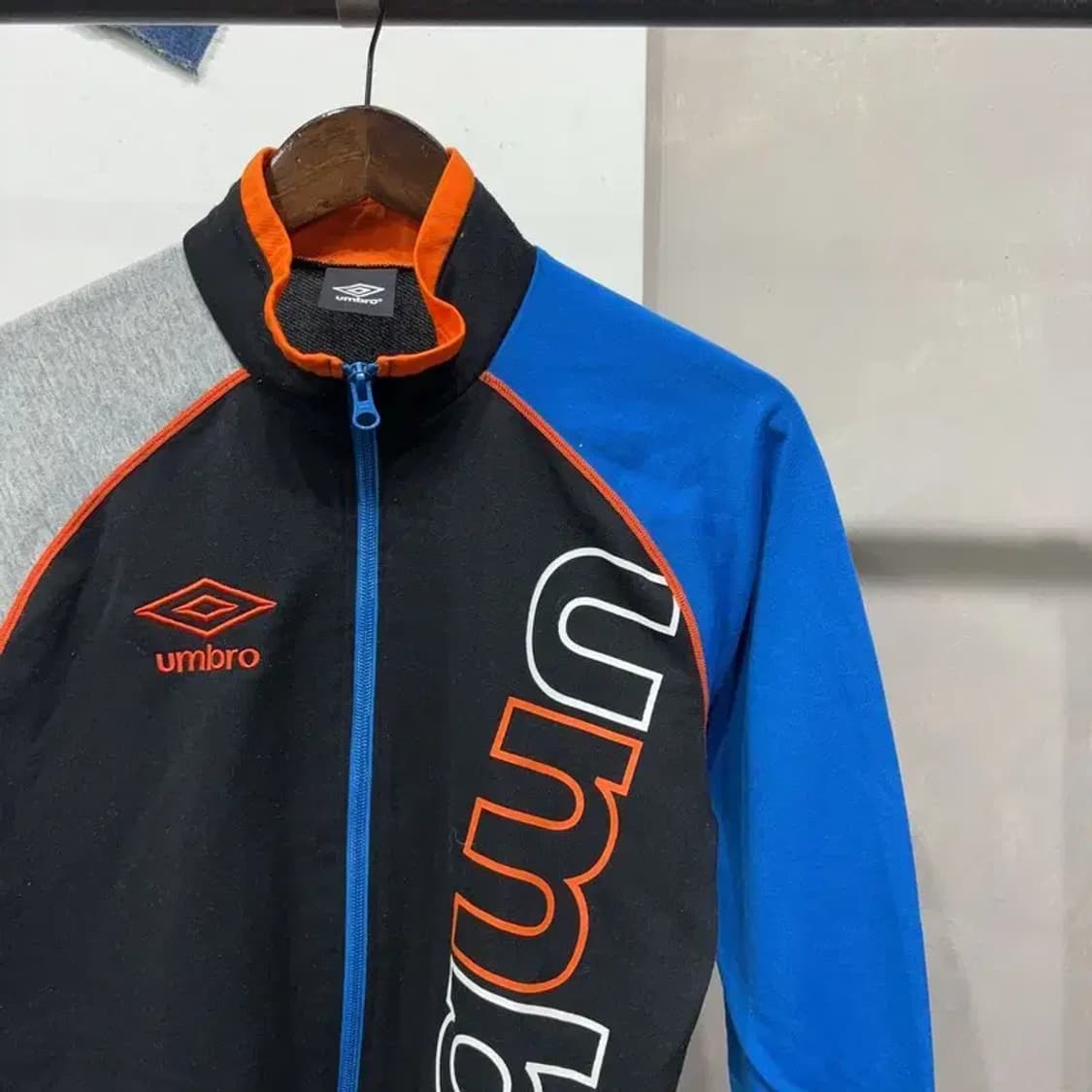 (95) 엄브로 여성 운동 스포츠 배색 프린팅 집업 자켓 상품이미지3