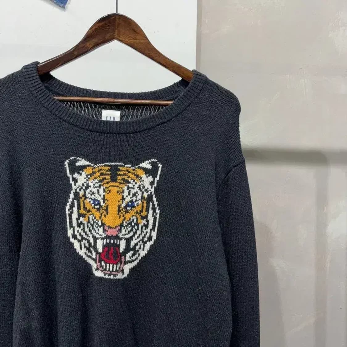 (105) GAP 갭 스트릿 호랑이 프린팅 라운드 울 니트 상품이미지3