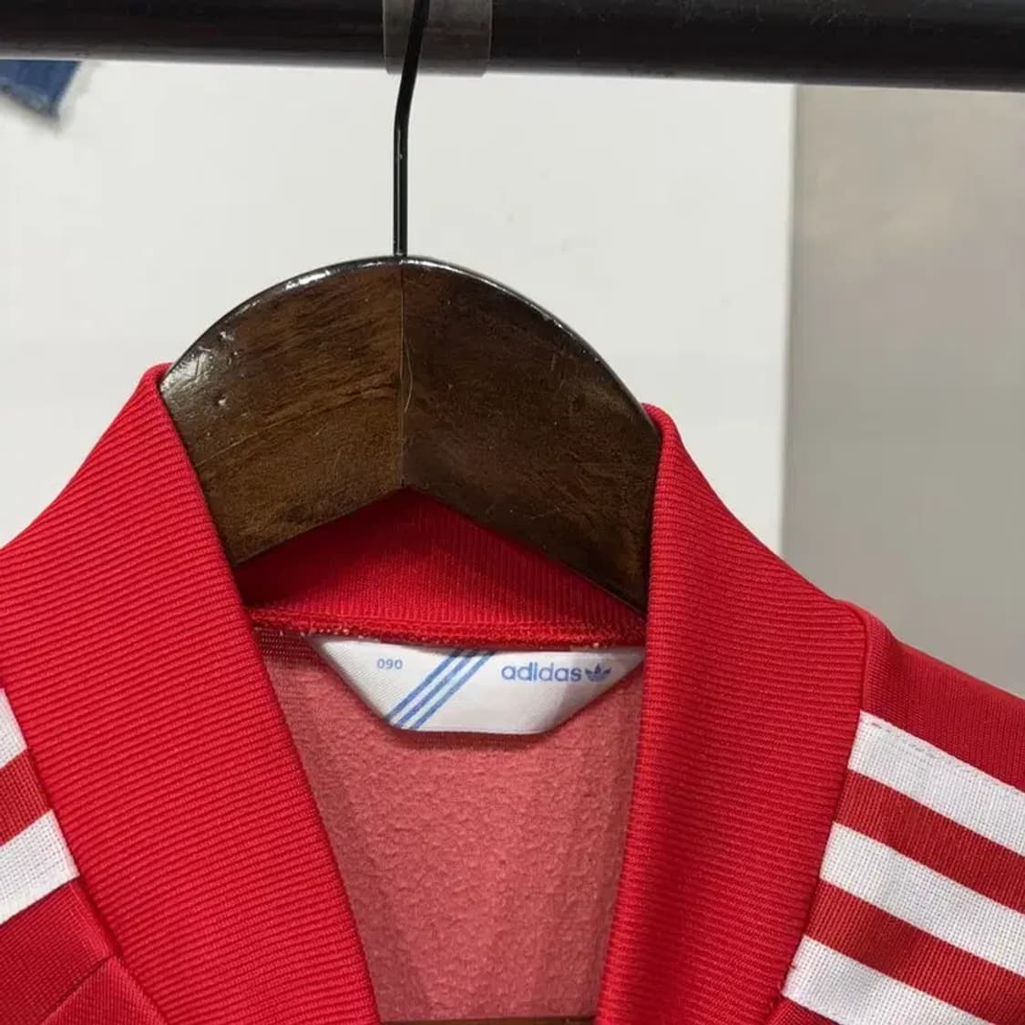 (90) 아디다스 여성 스트릿 흰빨 유로파 약기모 저지 집업 트랙탑 상품이미지2