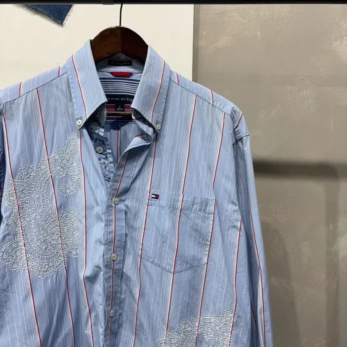 (105) 타미힐피거 캐주얼 스트라이프 자수 셔츠 남방 상품이미지3