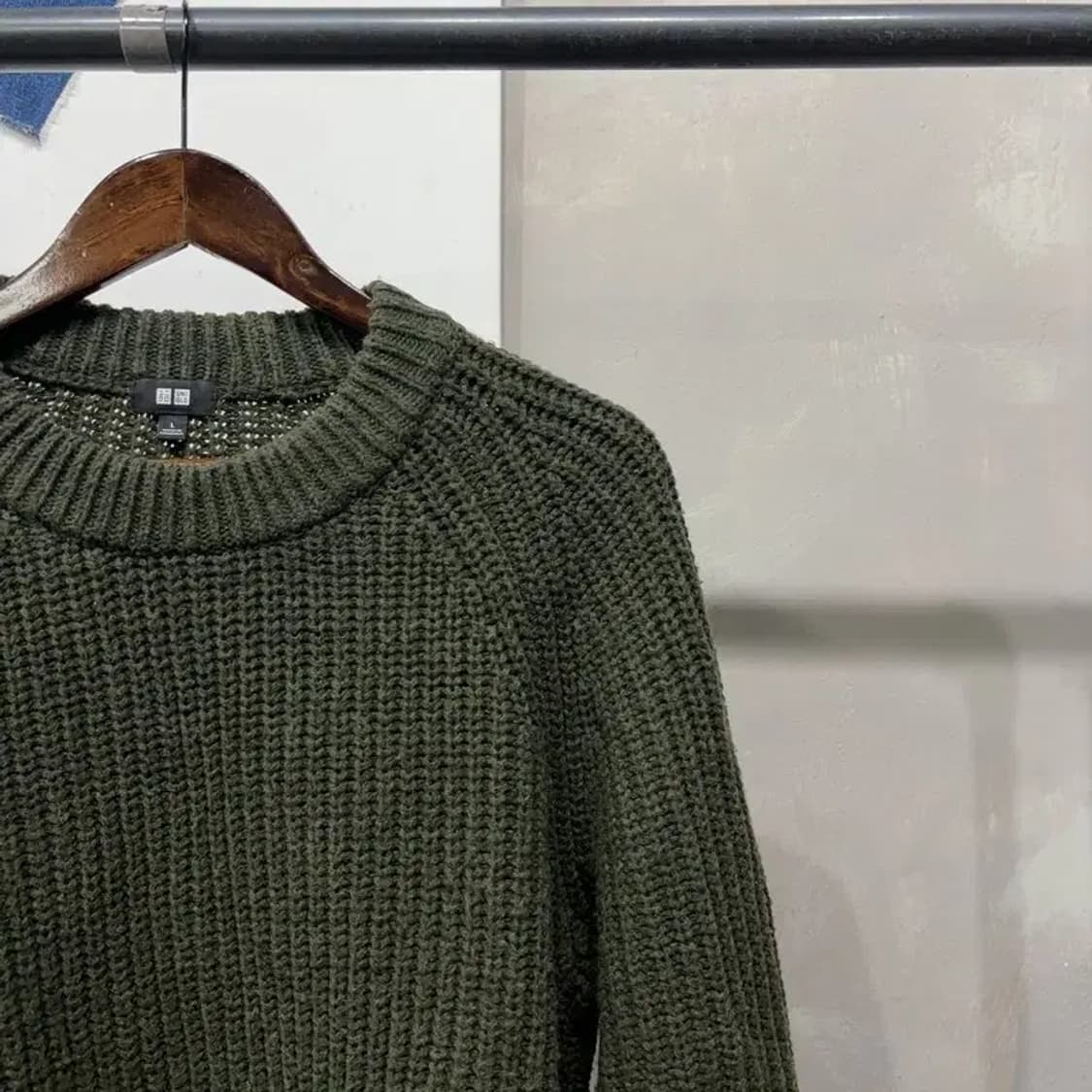 (105) 유니클로 캐주얼 베이직 라운드 니트 상품이미지3