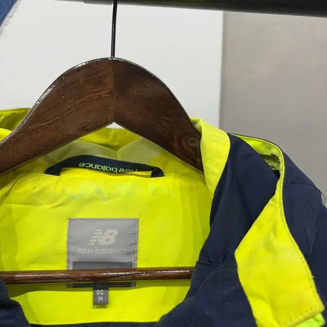 (95) 뉴발란스 여성 캐주얼 후드 바람막이 자켓 상품이미지2