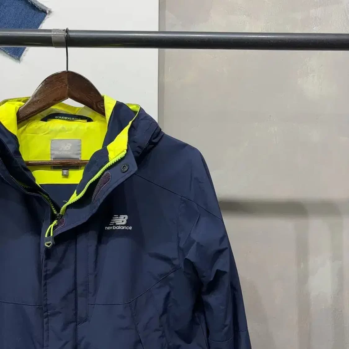 (95) 뉴발란스 여성 캐주얼 후드 바람막이 자켓 상품이미지3