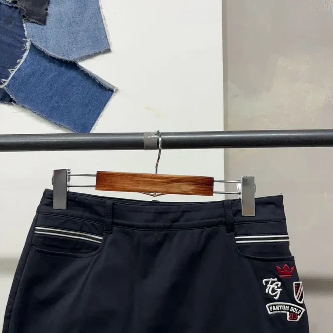 (27인치) 팬텀 여성 골프 스포츠 자수 기능성 미니스커트 치마 상품이미지2