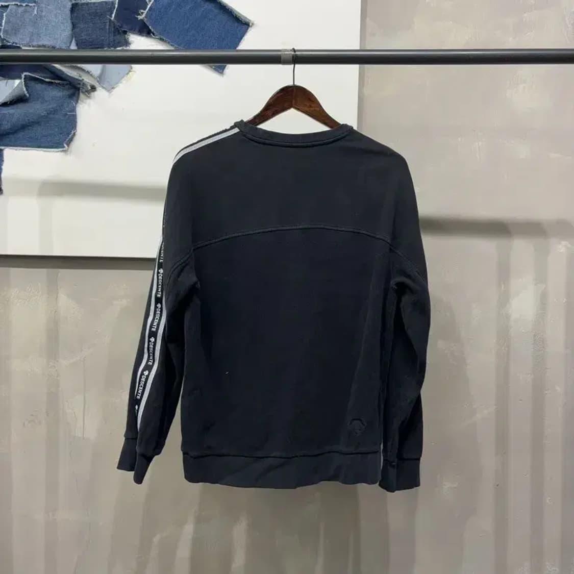 (95) 데상트 캐주얼 사이드라인 프린팅 기모 맨투맨 긴팔 티 상품이미지4