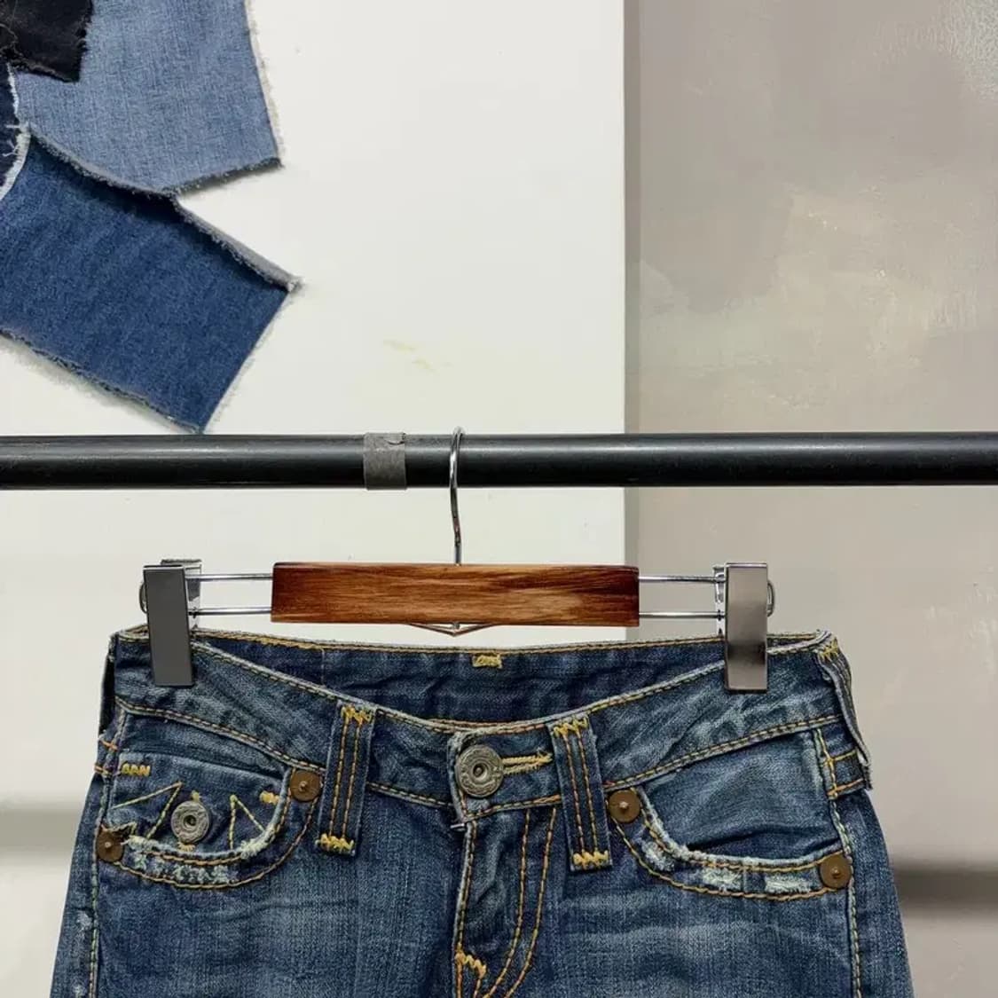 (24인치) 트루릴리젼 여성 Y2K 워싱 청바지 데님팬츠 상품이미지2