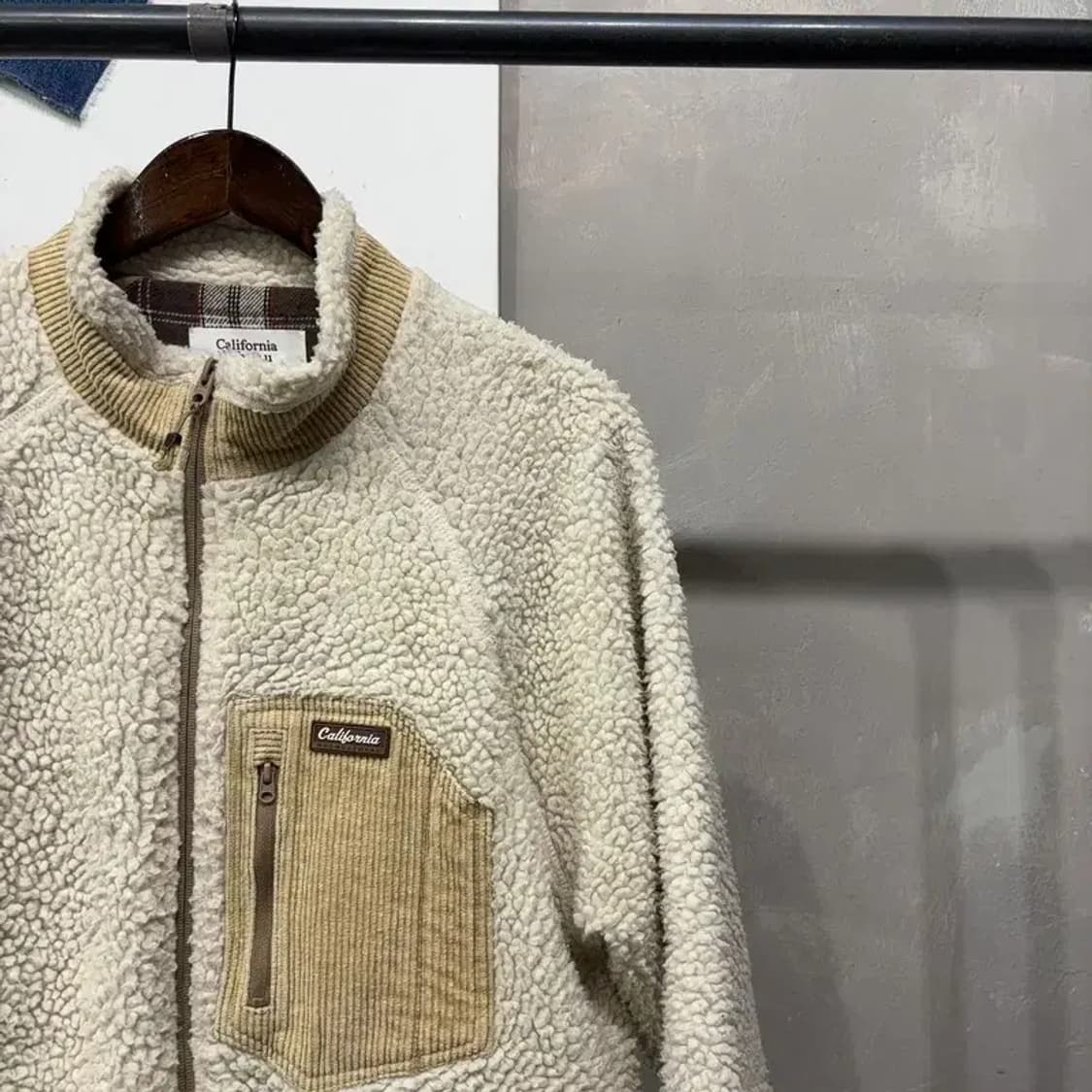 (100) 후아유 캐주얼 스트릿 양털 뽀글이 후리스 플리츠 자켓 상품이미지3