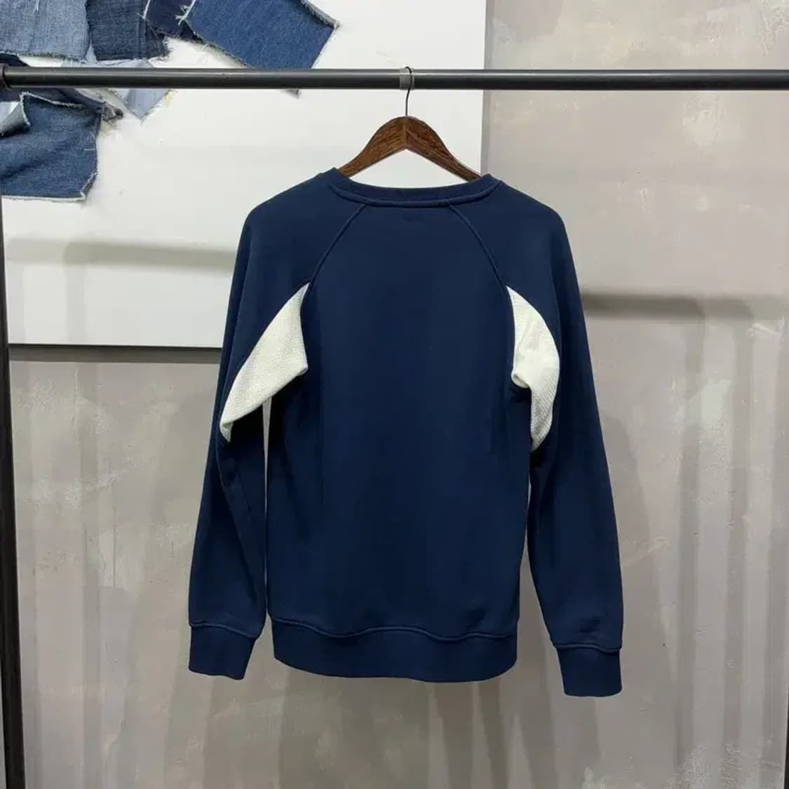 (95) 아디다스 여성 스트릿 빅프린팅 유로파 기모 맨투맨 긴팔 티 상품이미지4