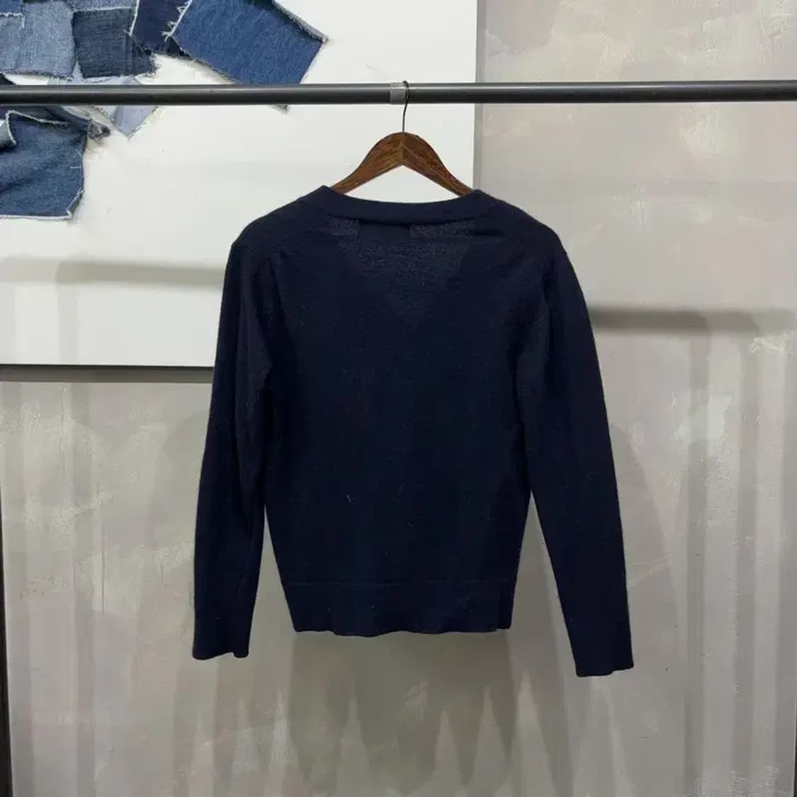 (95) 칼라거펠드 여성 캐주얼 자수 네이비 울 니트 가디건 상품이미지4