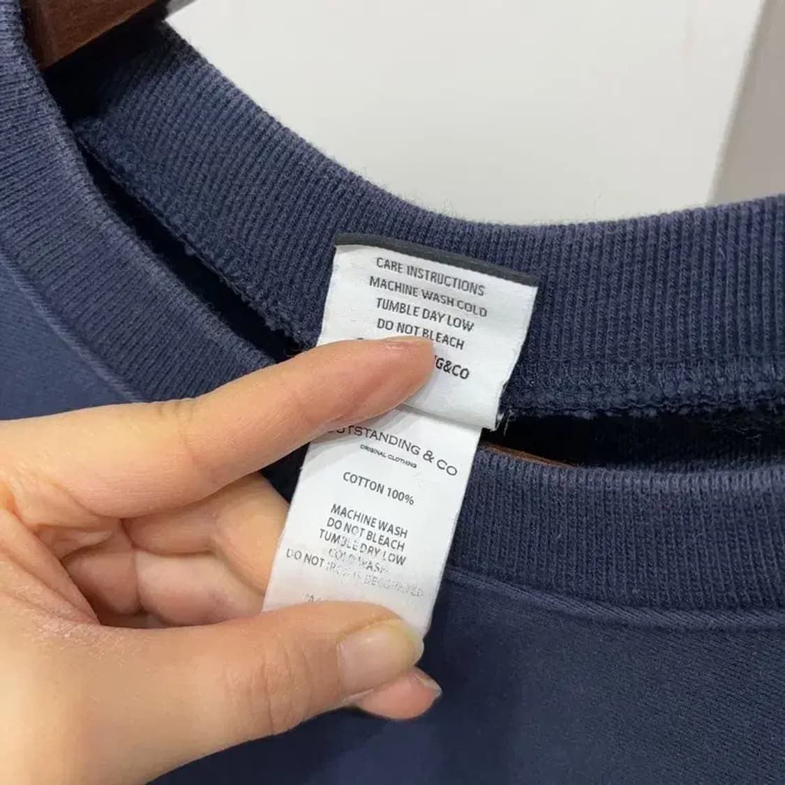 (105) 아웃스탠딩 캐주얼 스트릿 프린팅 네이비 맨투맨 긴팔 티 상품이미지5