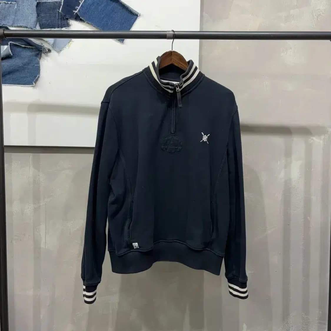 (100) 빈폴 캐주얼 백프린팅 하프집업 네이비 맨투맨 긴팔 티 상품이미지1