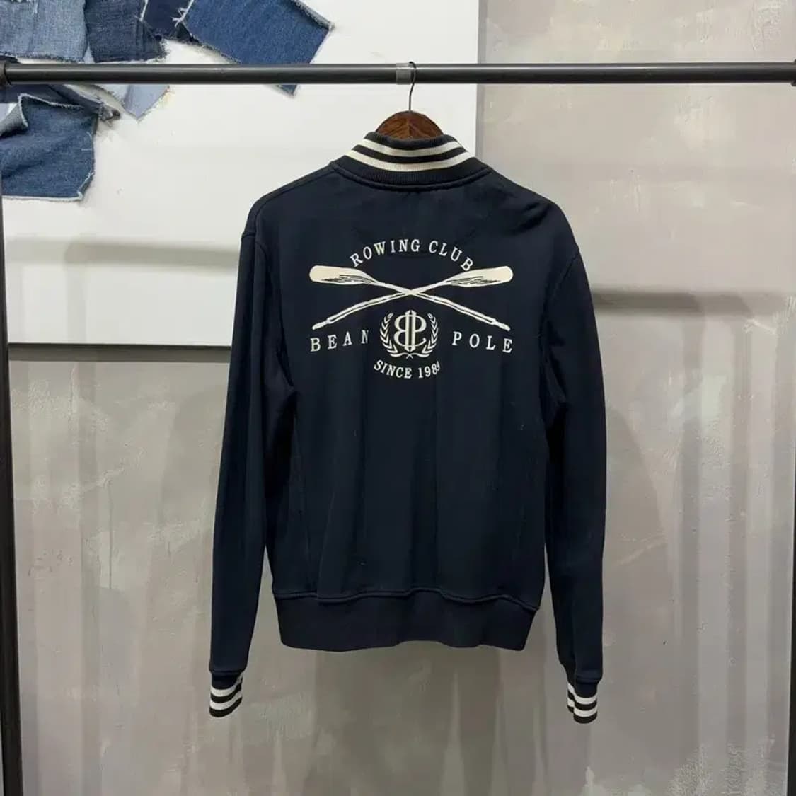 (100) 빈폴 캐주얼 백프린팅 하프집업 네이비 맨투맨 긴팔 티 상품이미지4