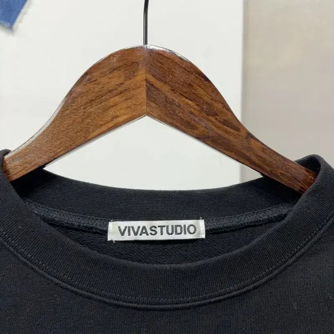 (100) 비바스튜디오 스트릿 캐주얼 프린팅 맨투맨 긴팔 티 상품이미지2