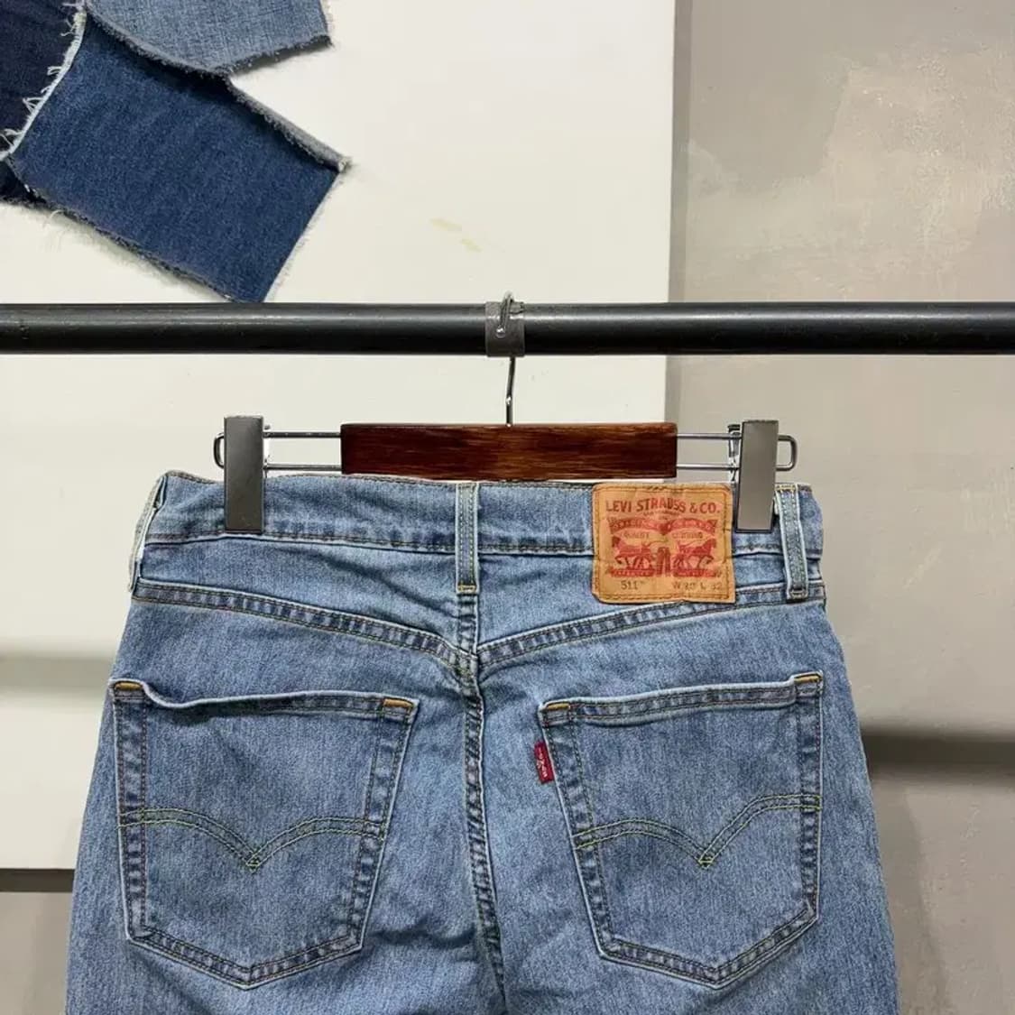 (30인치) 리바이스 511 캐주얼 스판 워싱 연청바지 데님팬츠 상품이미지4