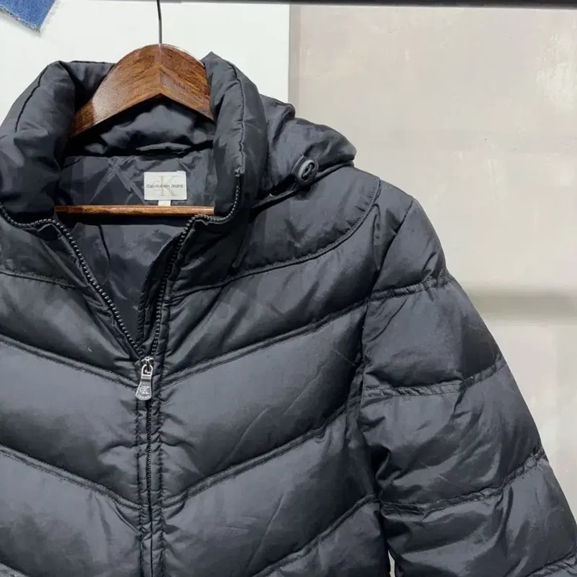 (100) 캘빈클라인 CK 여성 캐주얼 스트릿 후드 경량패딩 상품이미지3
