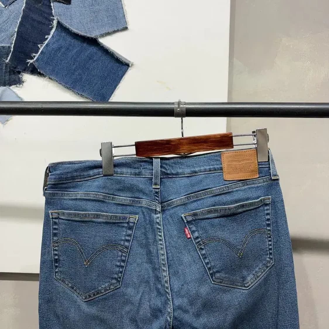 (27인치) 리바이스 여성 보이프렌드핏 빅E 스판 청바지 데님팬츠 상품이미지4