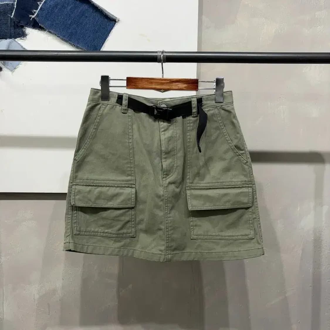 (26인치) 후아유 여성 캐주얼 벨티드 투포켓 미니스커트 치마 상품이미지1