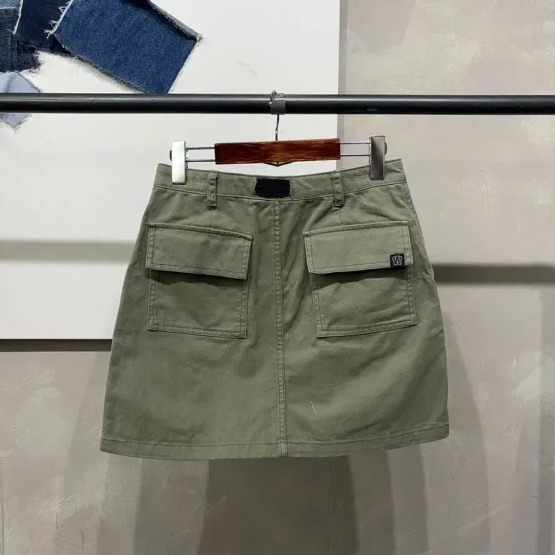 (26인치) 후아유 여성 캐주얼 벨티드 투포켓 미니스커트 치마 상품이미지3