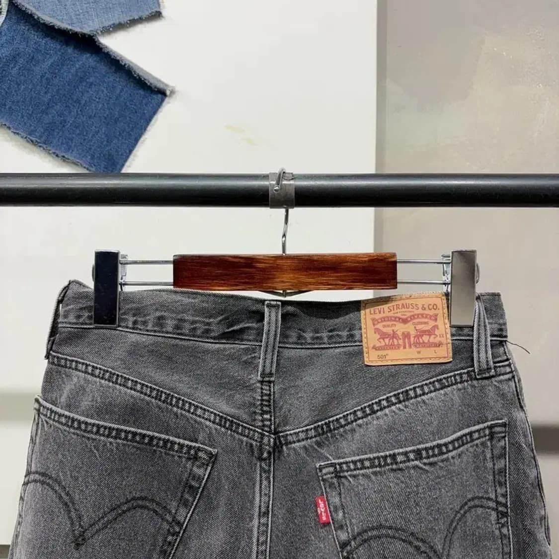 (26인치) 리바이스 501 여성 캐주얼 흑청바지 데님팬츠 상품이미지4