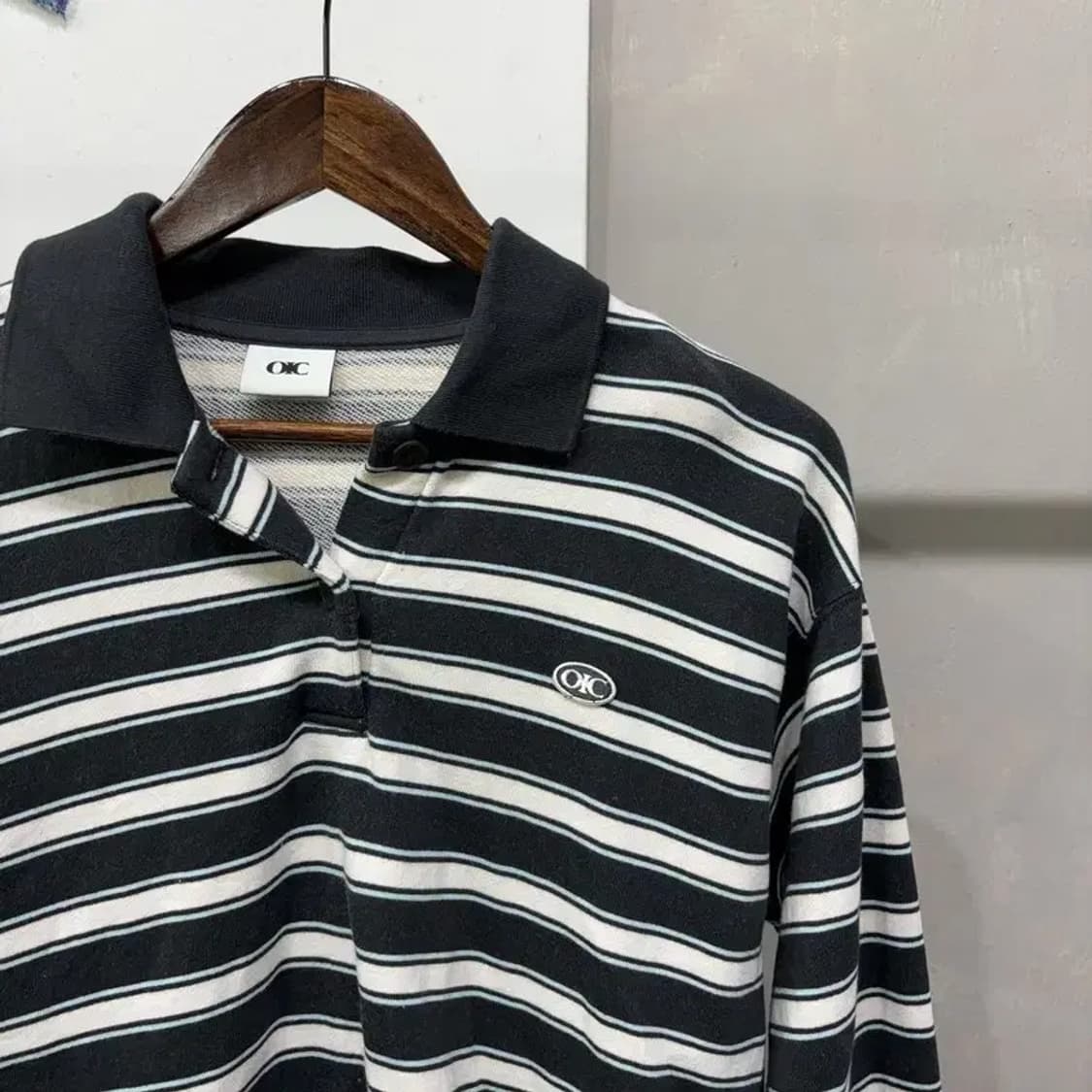 (90) 오아이오아이 여성 캐주얼 스트라프 긴팔 카라티 상품이미지3