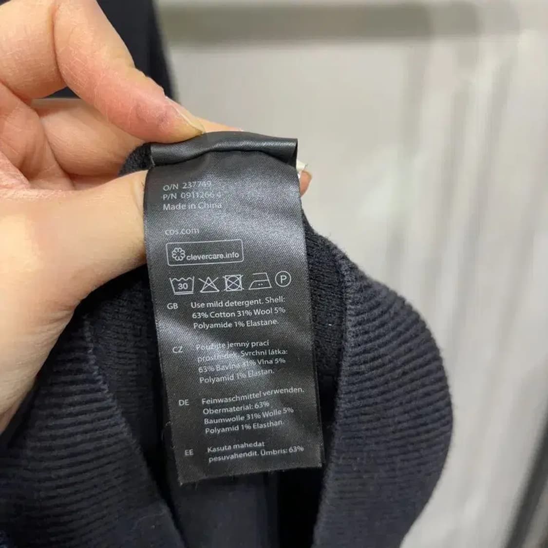 (105) 코스 COS 미니멀리즘 블랙 무지 니트 상품이미지6