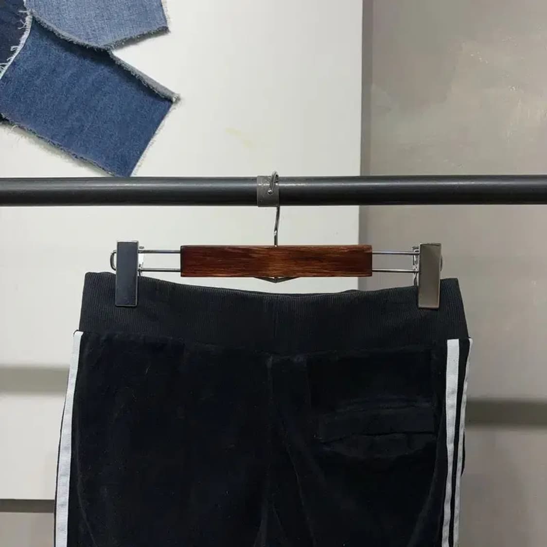 (24~26인치) 아디다스 여성 스트릿 밴딩 벨벳 조거팬츠 바지 상품이미지4