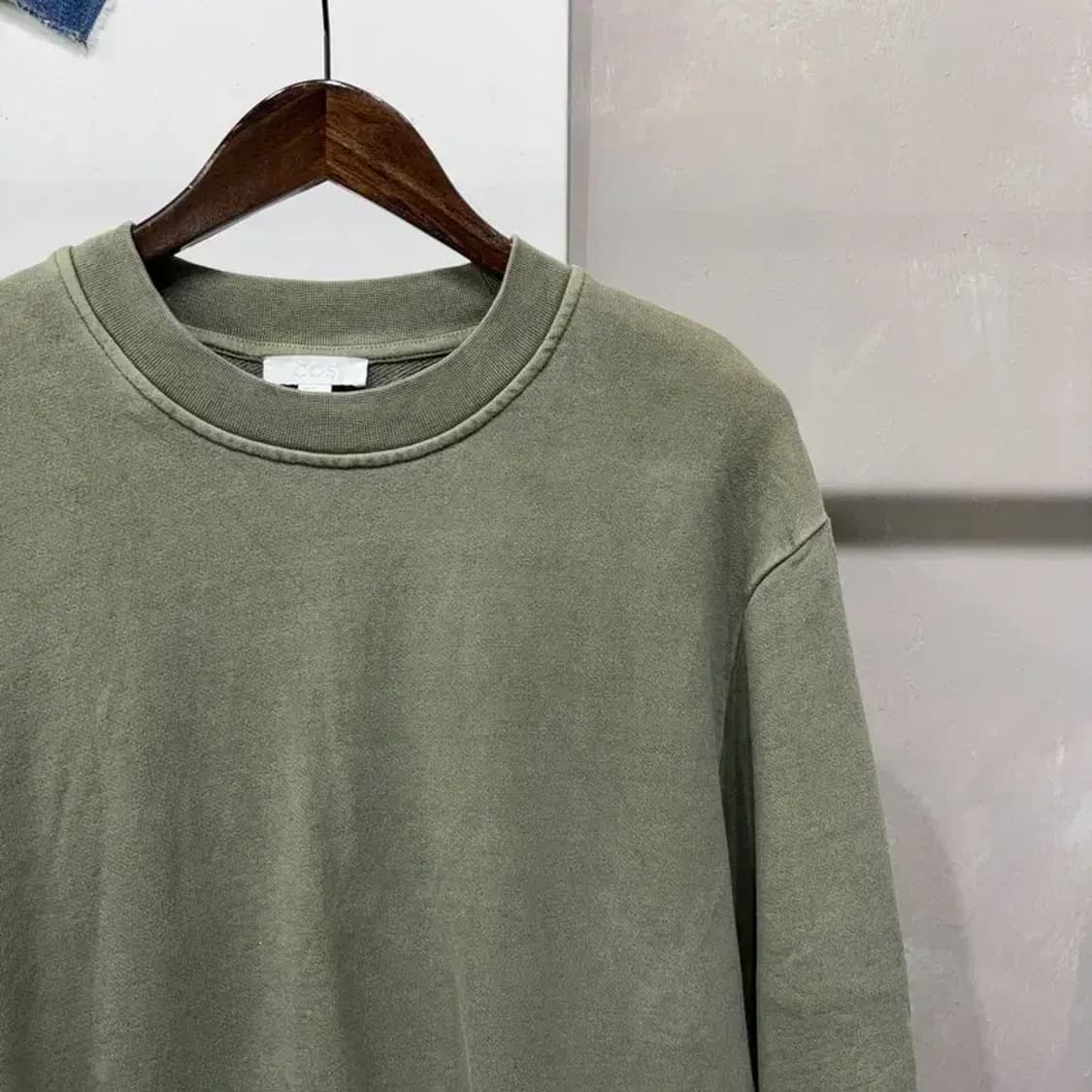 (105) 코스 COS 미니멀리즘 피그먼트 맨투맨 긴팔 티 상품이미지3