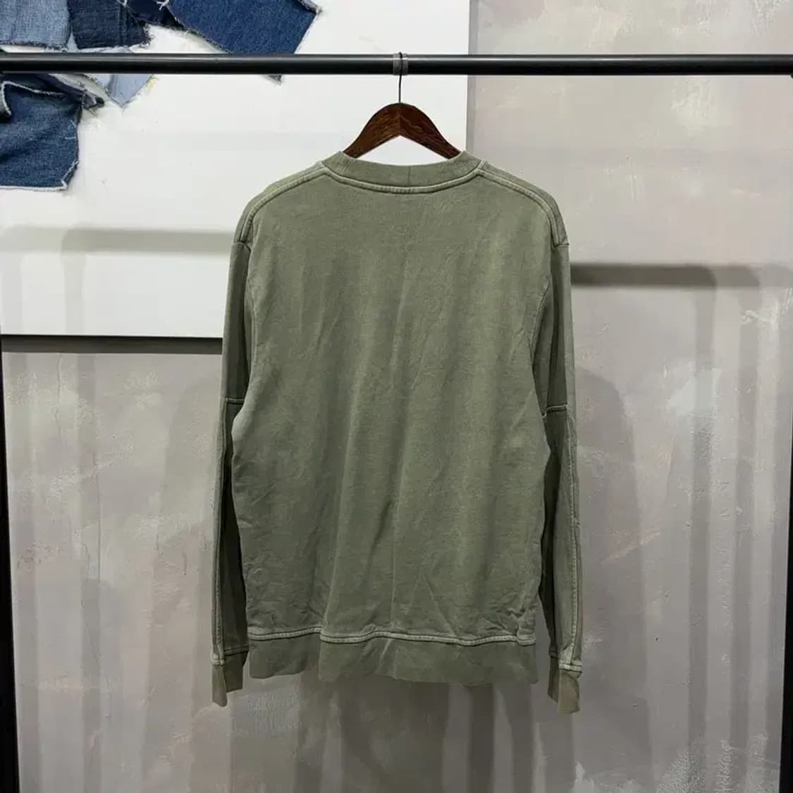 (105) 코스 COS 미니멀리즘 피그먼트 맨투맨 긴팔 티 상품이미지4