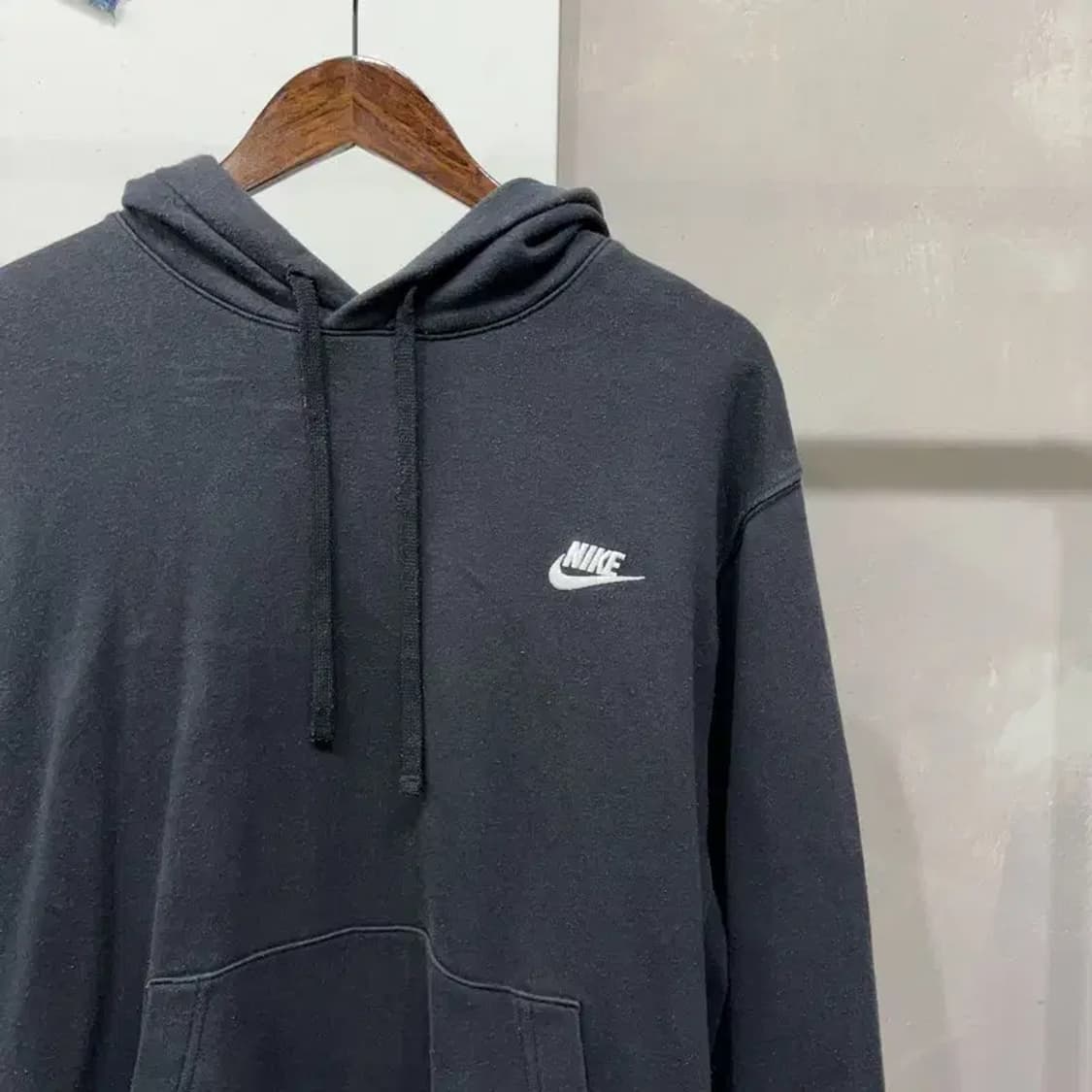 (105) 나이키 캐주얼 자수 약기모 블랙 후드티 상품이미지3