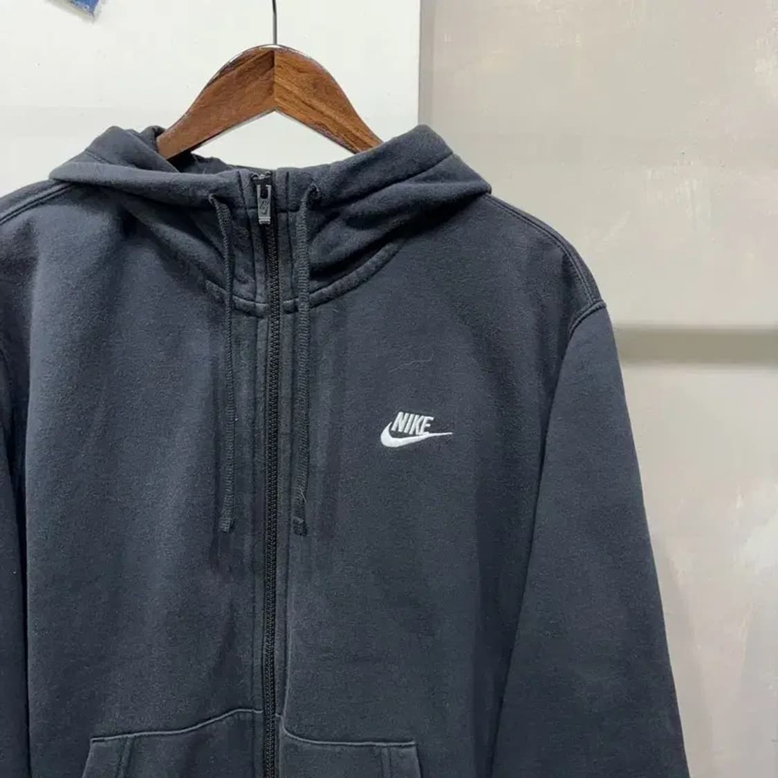 (105) 나이키 캐주얼 자수 블랙 기모 후드집업 자켓 상품이미지3