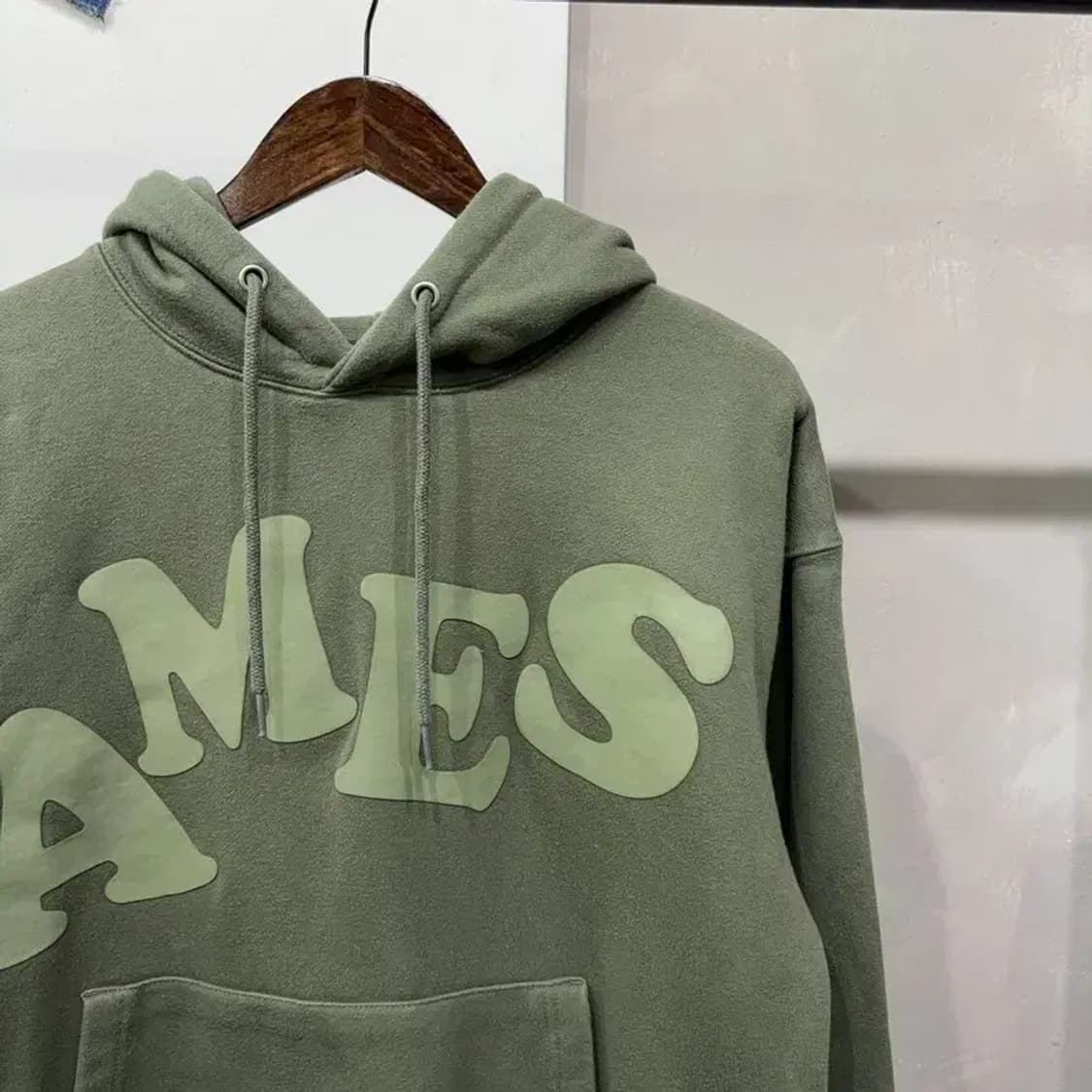 (100) 아메스 스트릿 캐주얼 빅프린팅 후드티 상품이미지3