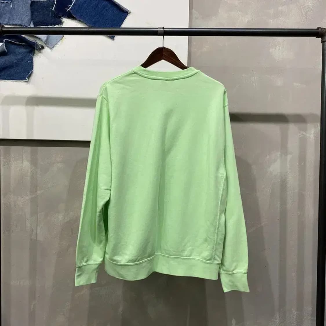 (110) 나이키 스트릿 캐주얼 네온 맨투맨 긴팔 티 상품이미지4