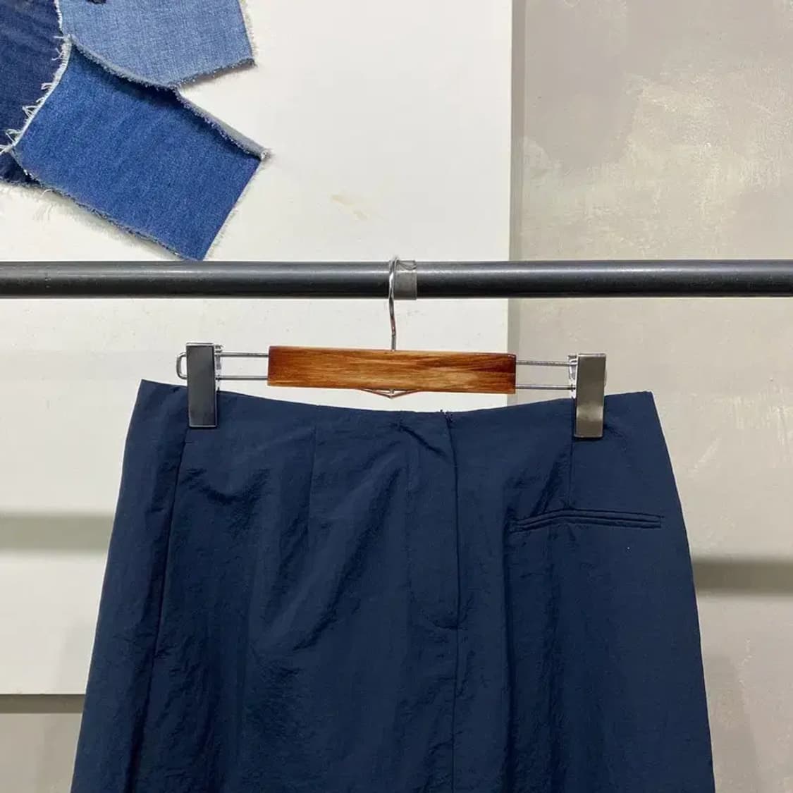 (27인치) 아뜰리에나인 여성 캐주얼 네이비 롱스커트 상품이미지2