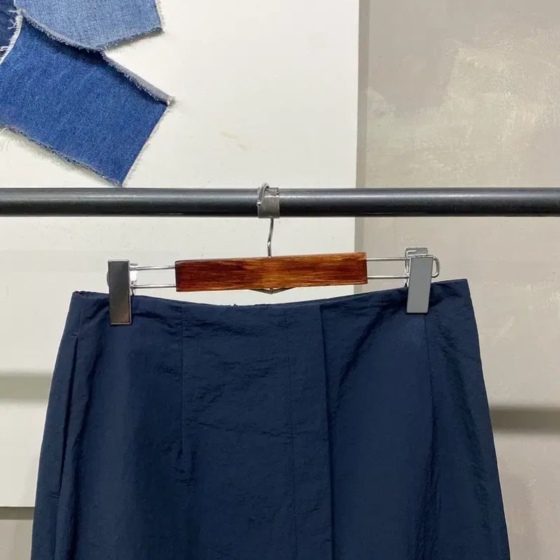 (27인치) 아뜰리에나인 여성 캐주얼 네이비 롱스커트 상품이미지4
