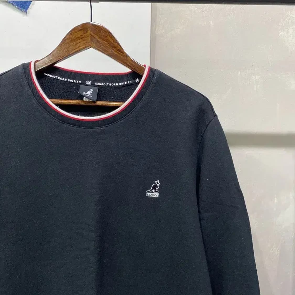 (105) 캉골 캐주얼 자수 맨투맨 긴팔 티 상품이미지3