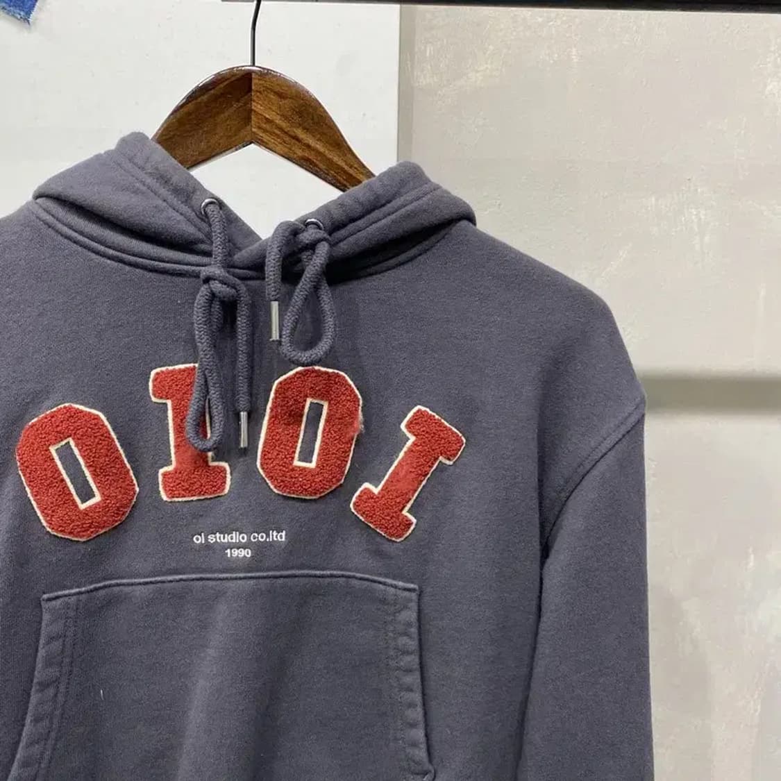 (85) 오아이오아이 여성 캐주얼 스트릿 프린팅 크롭 후드티 상품이미지3