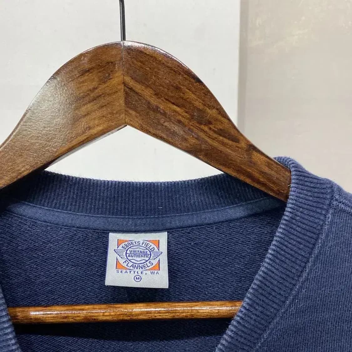 (100) 이벳필드 캐주얼 프린팅 네이비 맨투맨 긴팔 티 상품이미지2