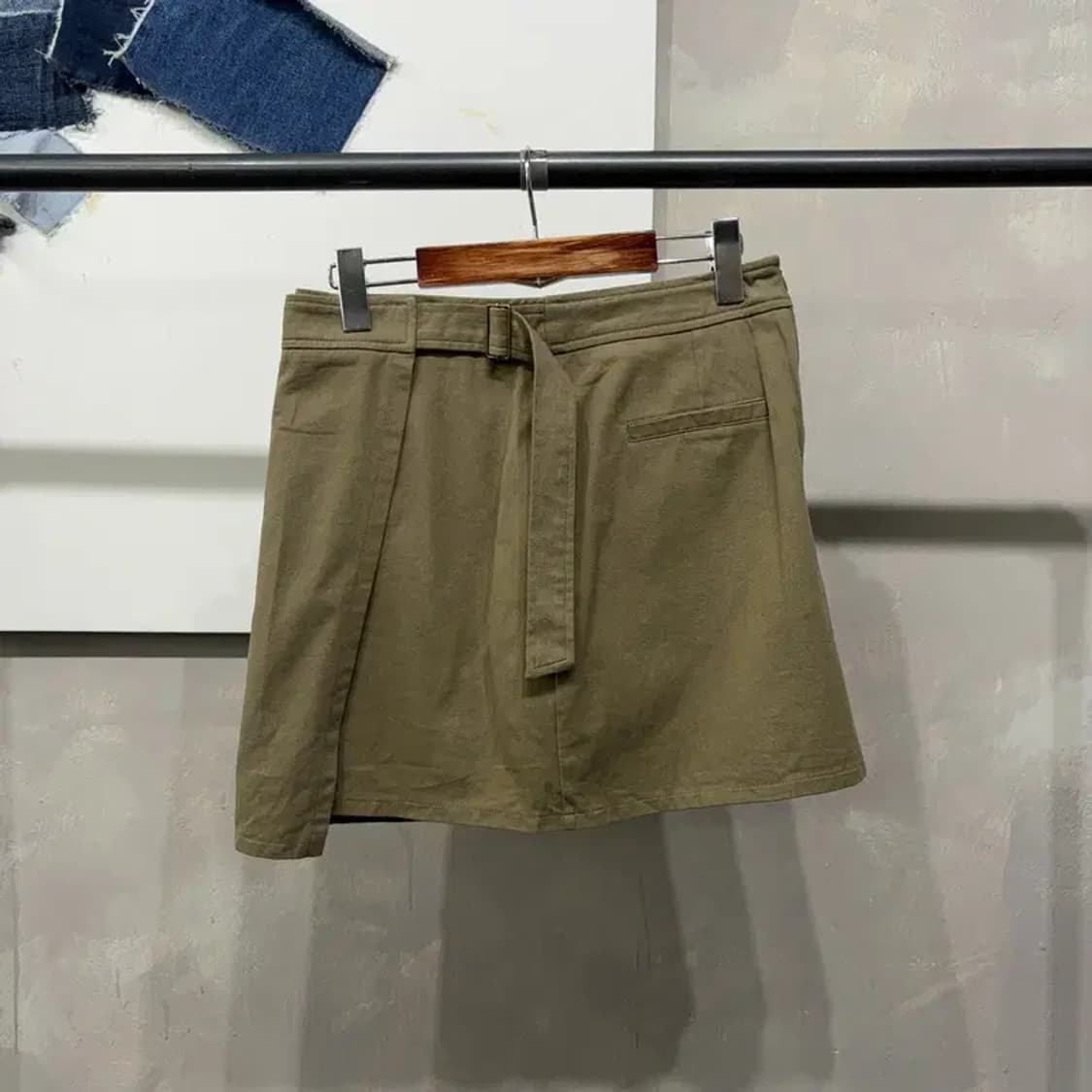 (28인치) 미쏘 여성 캐주얼 벨티드 포켓 미니스커트 치마 상품이미지1