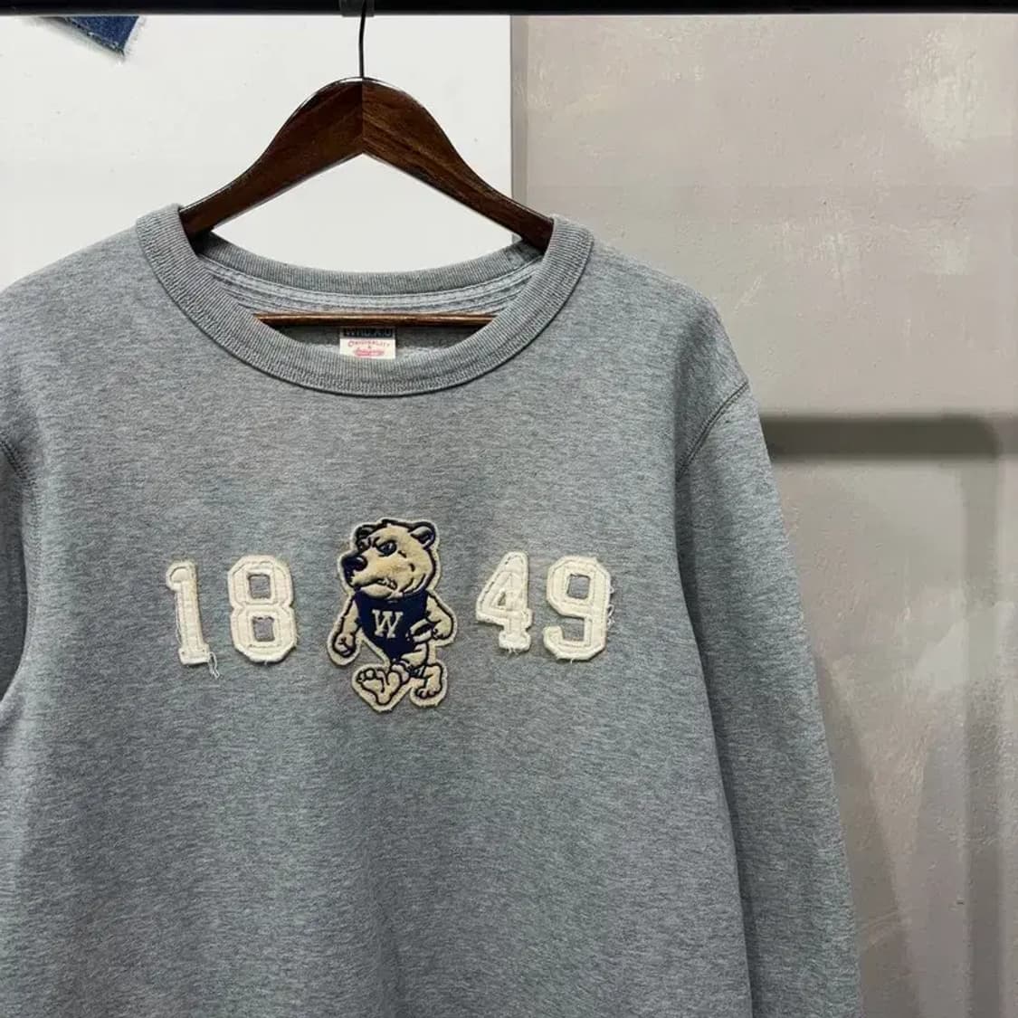 (105) 후아유 스트릿 캐주얼 1849 베어자수 기모 맨투맨 긴팔 티 상품이미지3