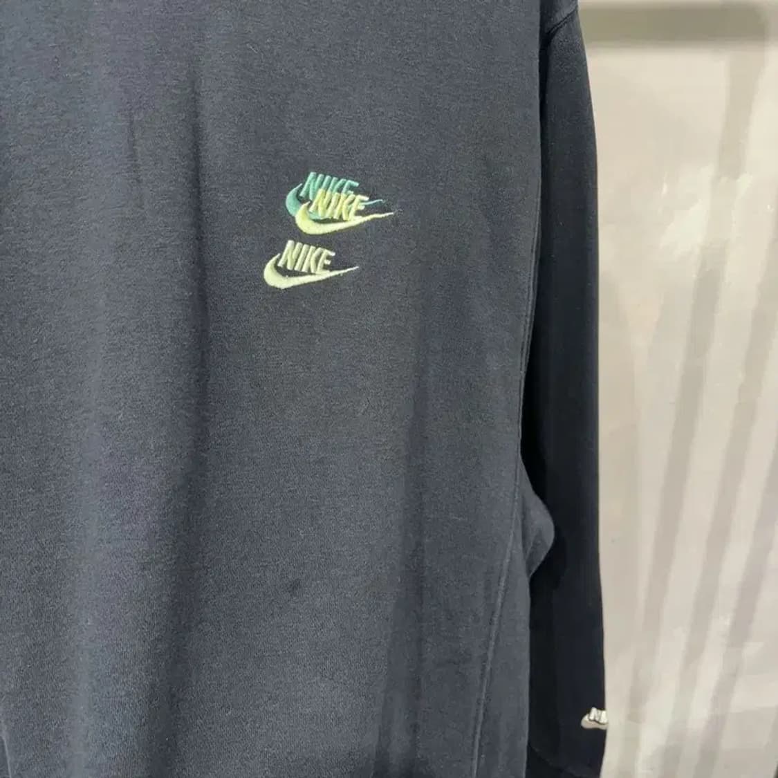 (110) 나이키 스트릿 트리플스우시 자수 맨투맨 긴팔 티 상품이미지6