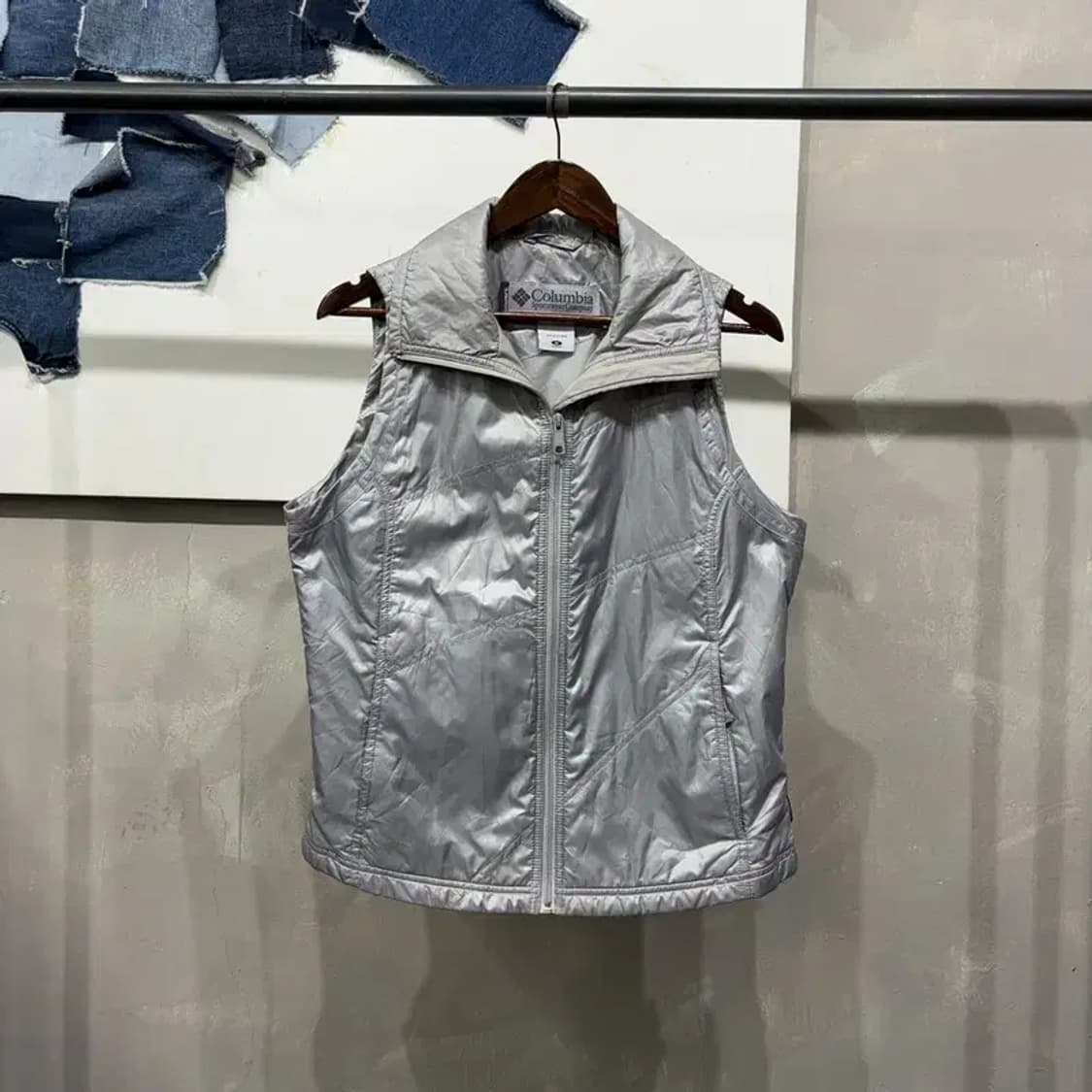 (95) 콜롬비아 여성 아웃도어 실버 경량패딩 조끼 상품이미지1