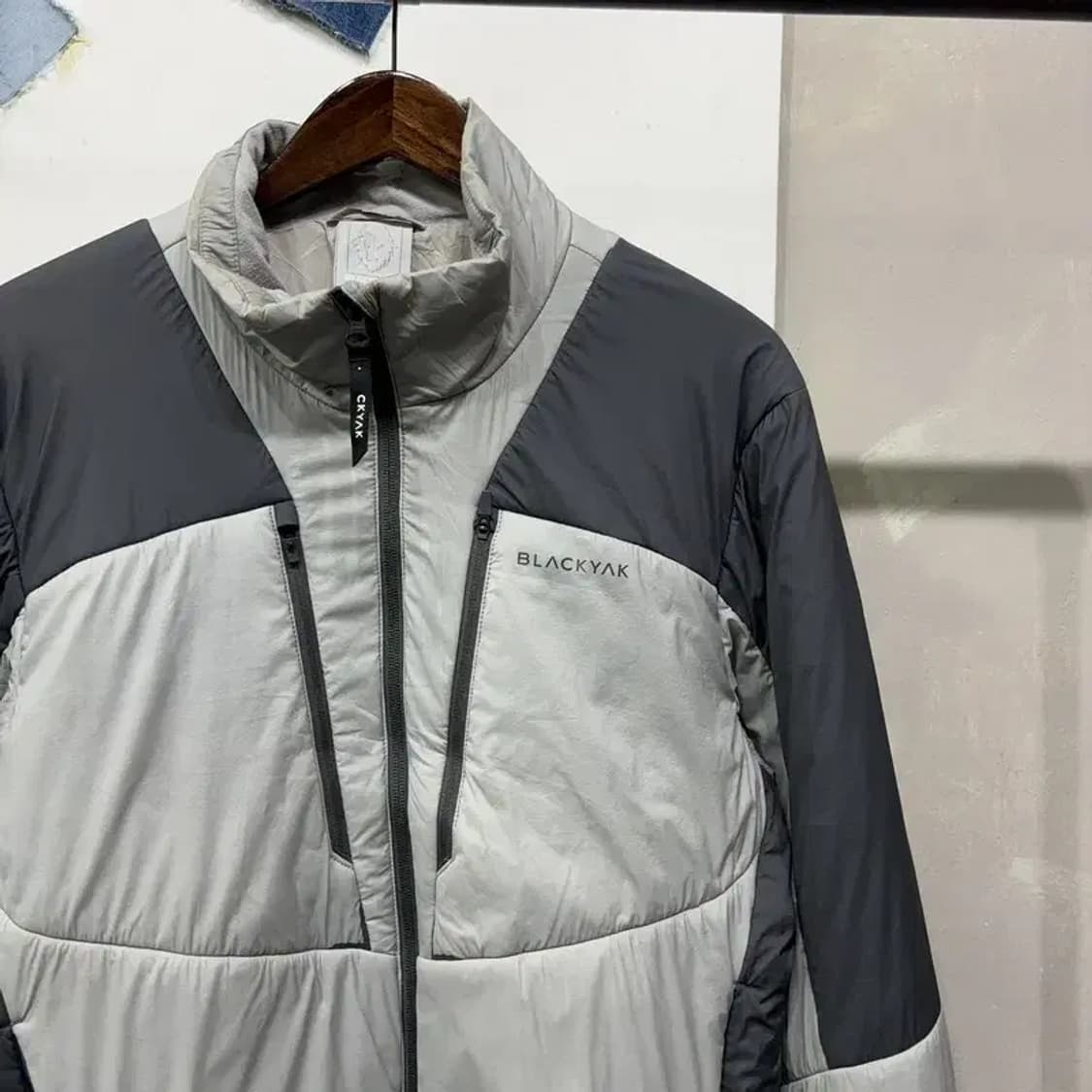 (105) 블랙야크 등산 아웃도어 배색 경량패딩 상품이미지3