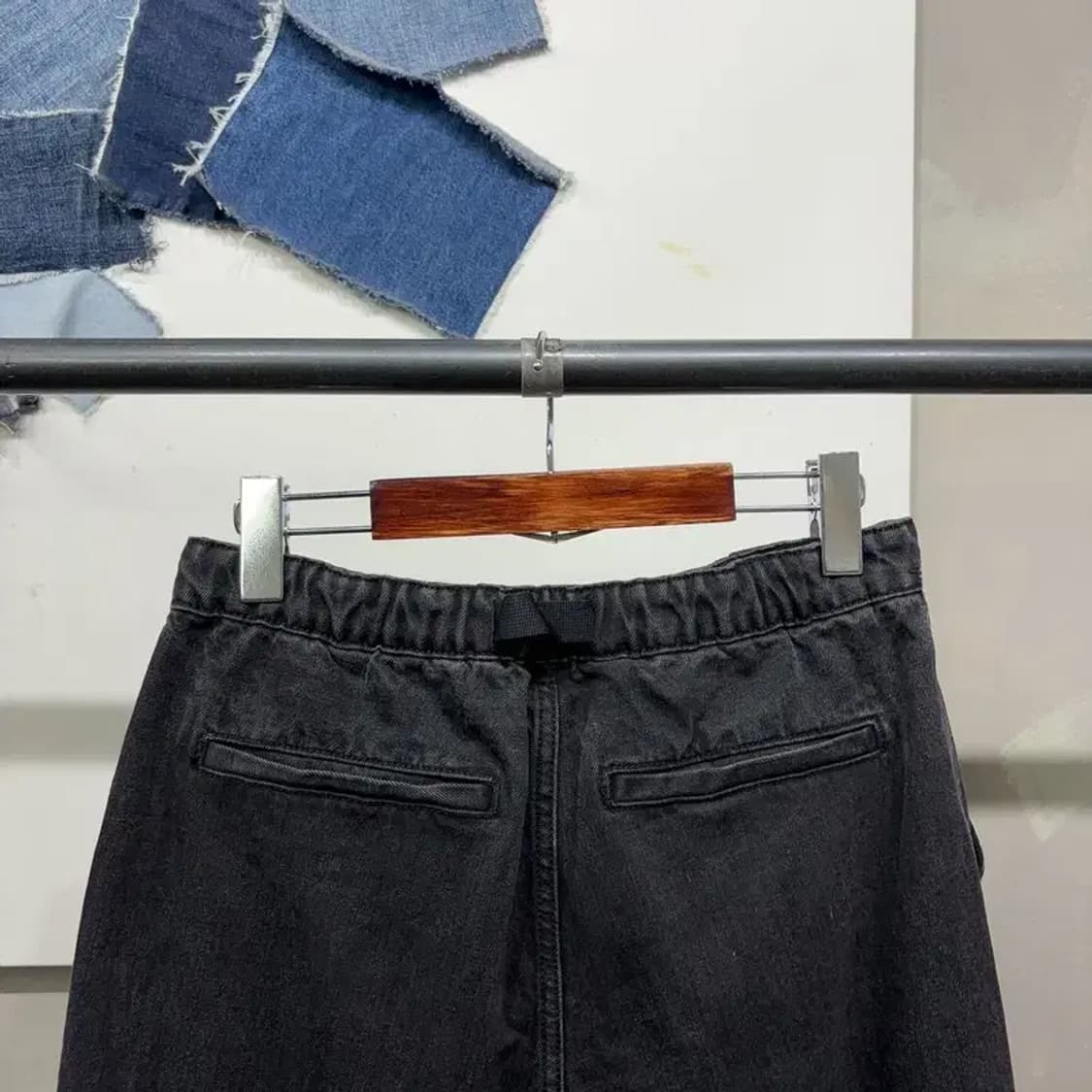 (29인치) 무신사스탠다드 스트릿 벨티드 더블니 흑청바지 데님팬츠 상품이미지4
