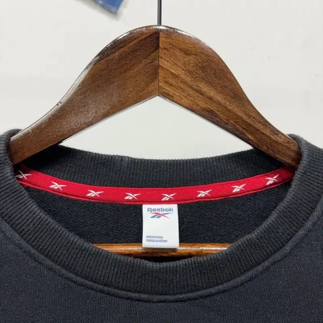 (100) 리복 캐주얼 프린팅 블랙 맨투맨 긴팔 티 상품이미지2